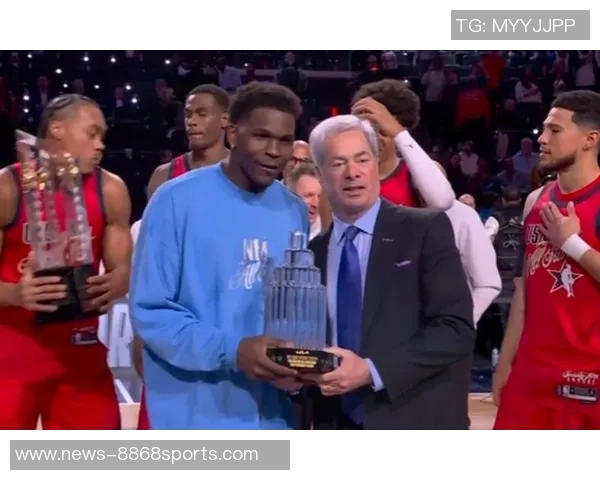 爱德华兹表现出色17投6中贡献20分6篮板6助攻3抢断1盖帽助球队夺胜